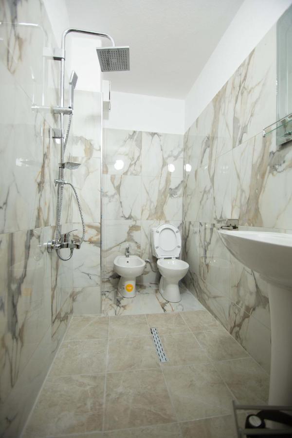 Hotel Vila Lika Korce Esterno foto