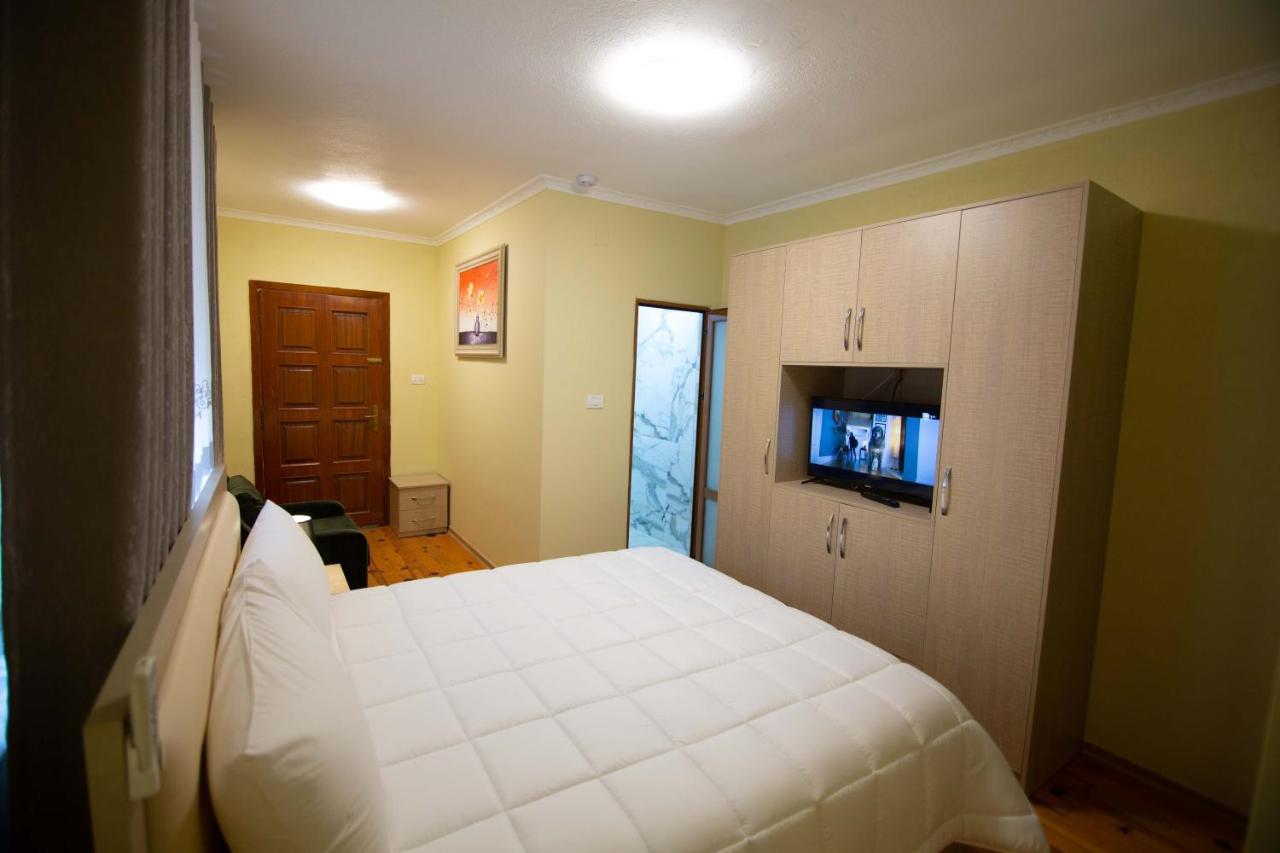 Hotel Vila Lika Korce Esterno foto