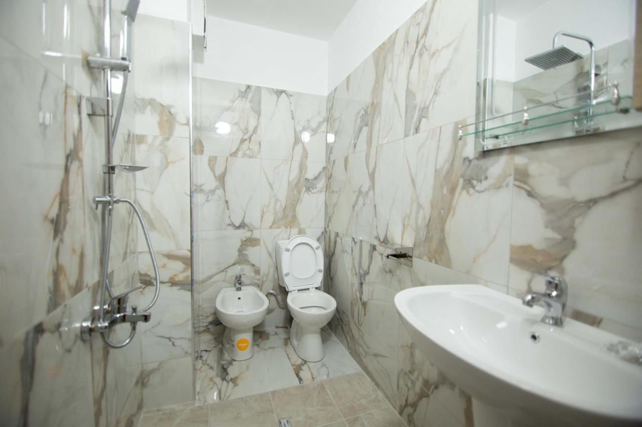 Hotel Vila Lika Korce Esterno foto