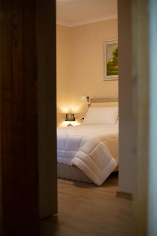 Hotel Vila Lika Korce Esterno foto