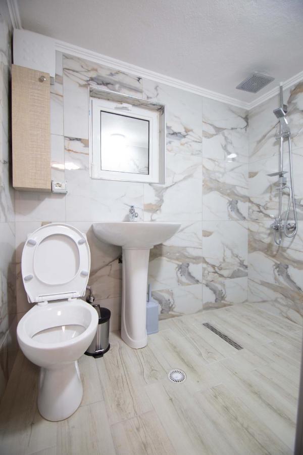 Hotel Vila Lika Korce Esterno foto
