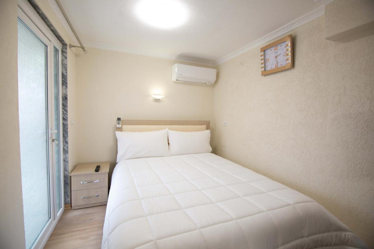 Hotel Vila Lika Korce Esterno foto