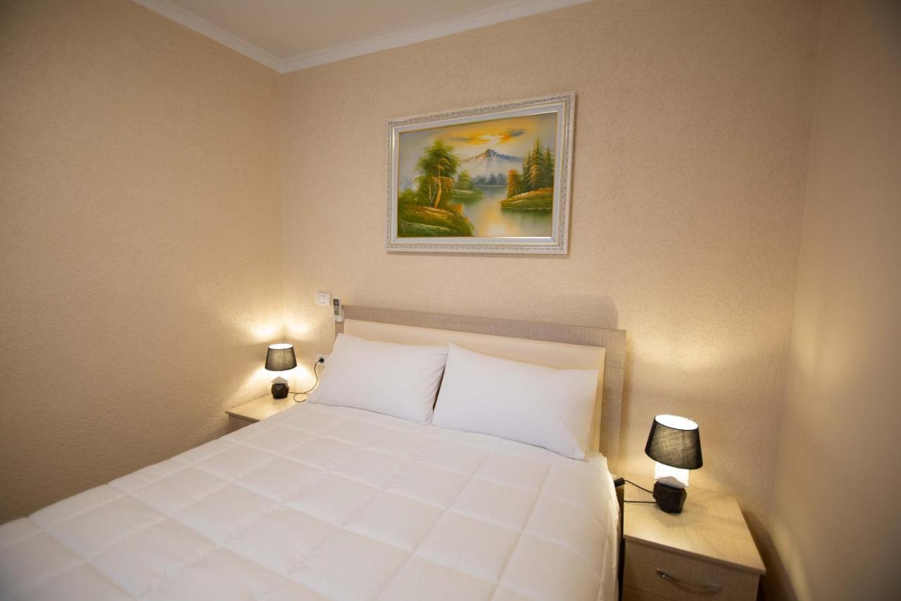 Hotel Vila Lika Korce Esterno foto