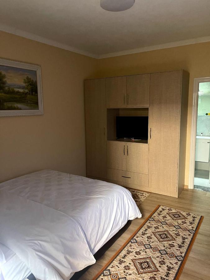 Hotel Vila Lika Korce Esterno foto