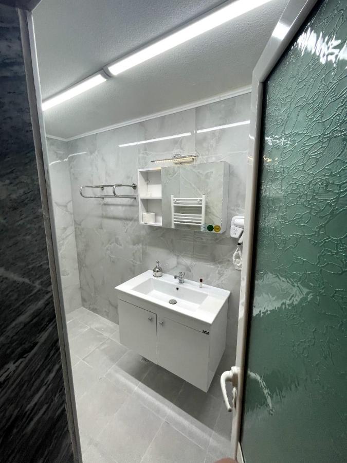Hotel Vila Lika Korce Esterno foto