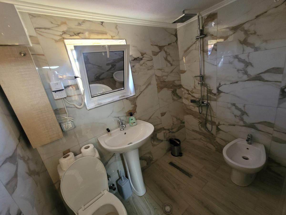 Hotel Vila Lika Korce Esterno foto